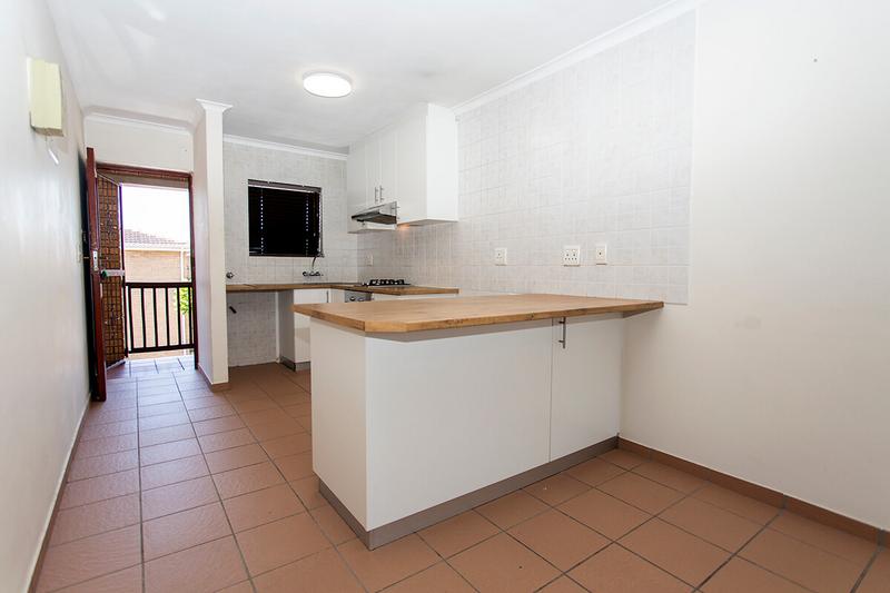 2 Bedroom Property for Sale in Oakglen Western Cape